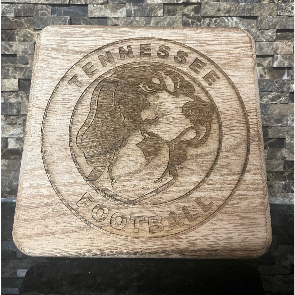 Tennessee Volunteers Smokey Wooden Stand with Legs